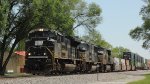 NS 1073 SD70ACe (Penn Central Heritage)